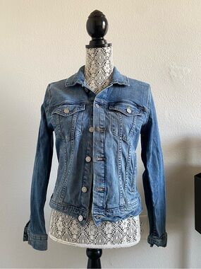 Lucky Brand Classic Blue Denim Jacket - Women's Lightweight Jean Jacket
